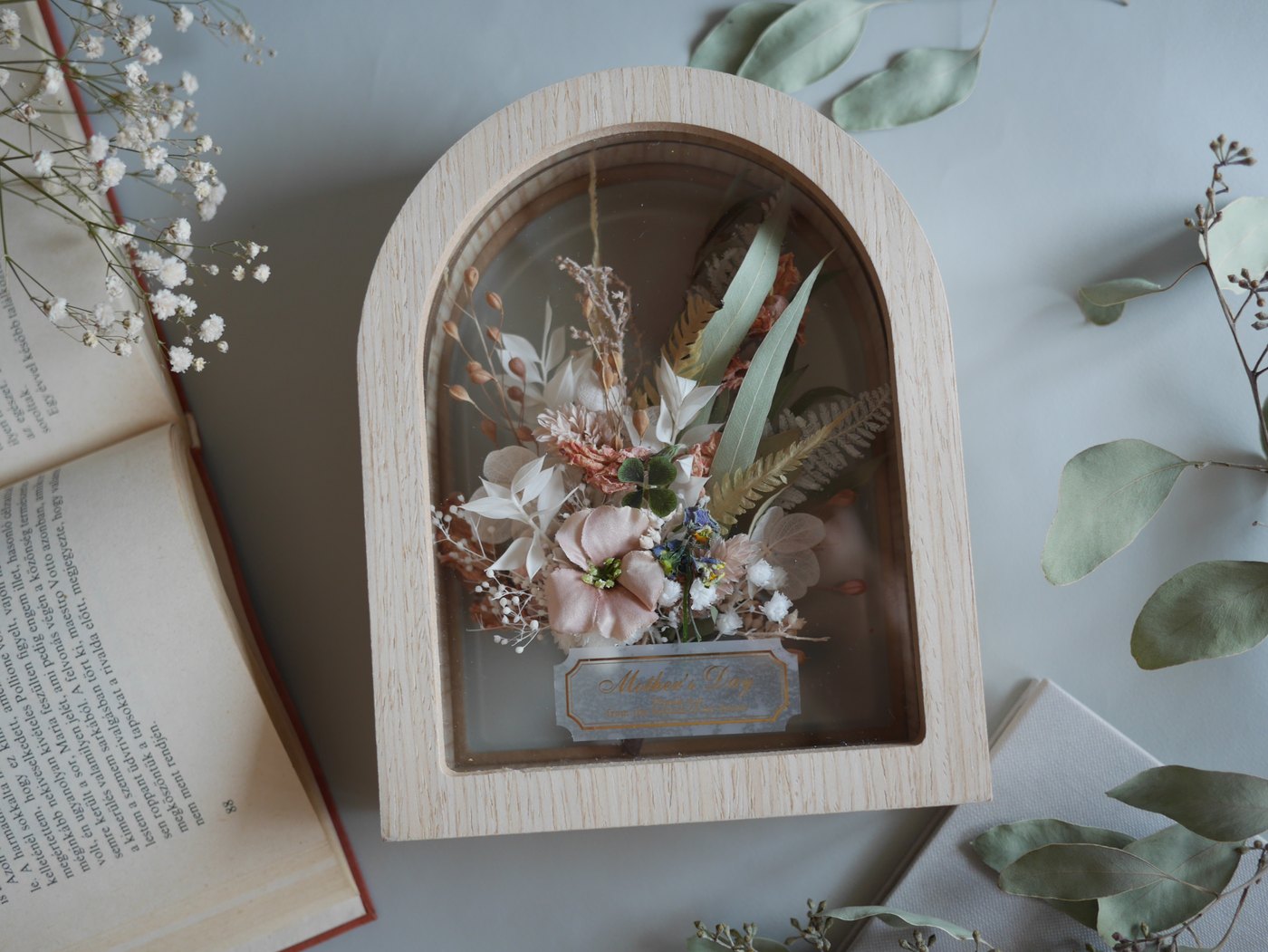 花店decoraさまのアーチ型フレームの花